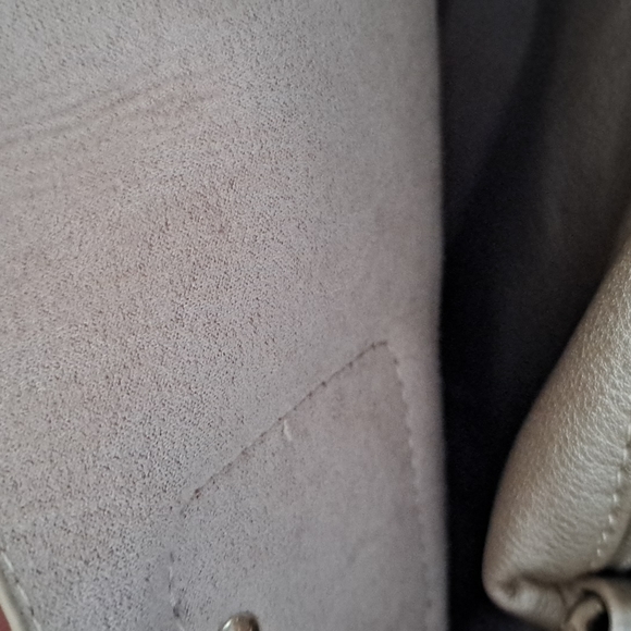 NWT Gold slouchy purse with removable interior bag - Picture 9 of 11